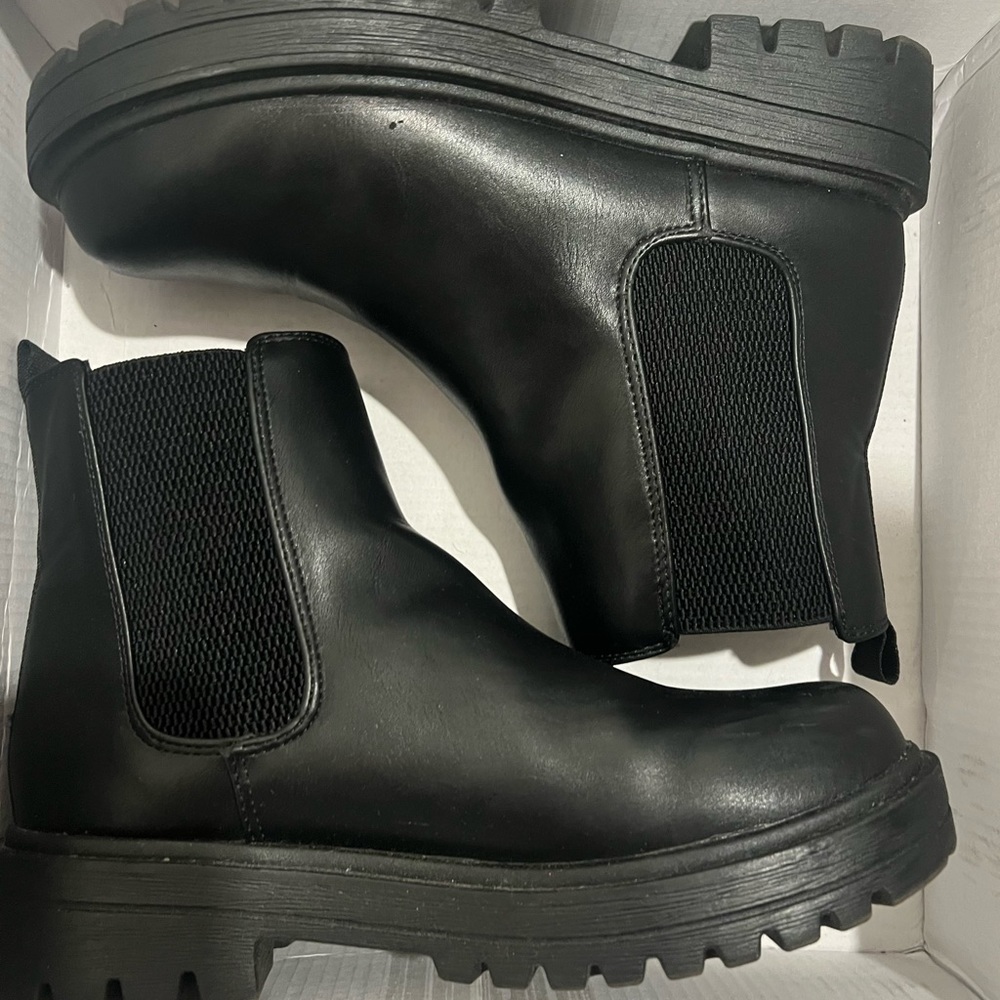 Black Chelsea  boots